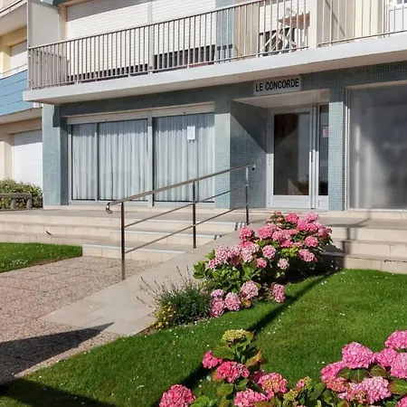 De 2 A Paris A 100 M De La Avec Vue Sur La Terrasse Amenagee Et Wifi Apartment *